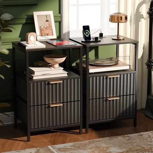 VINGLI Black Nightstands Set of 2 with Fabric Drawers, Fluted Nightstands with Charging Station, Night Stand Set of 2, Small Bedside Table, Bed Side Table/Night Stand with Charging Station for Bedroom