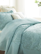 BrylaneHome Bedding Lightweight All Season Modern Amelia Quilted Damask Oversized Ultra Soft Bedspread - King, Honey Gold