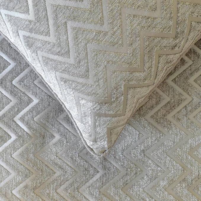 The HomeCentric King/Queen/Twin Silver Decorative CA King 86"x18" Bed Runner Without Pillow Cover, Chevron Bed Scarf on Jacquard Fabric - Silver Gleam Chevron